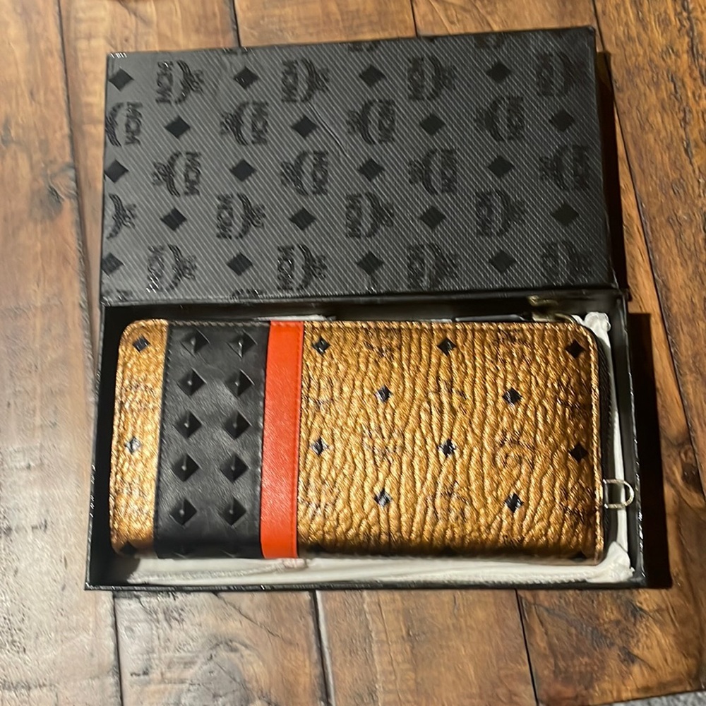 Mcm rare spike wallet